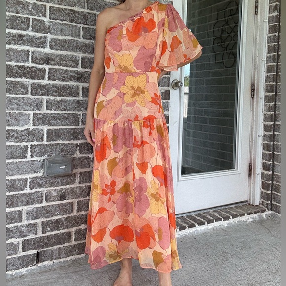 Taylor Dresses & Skirts - Taylor Floral One-Shoulder Dress